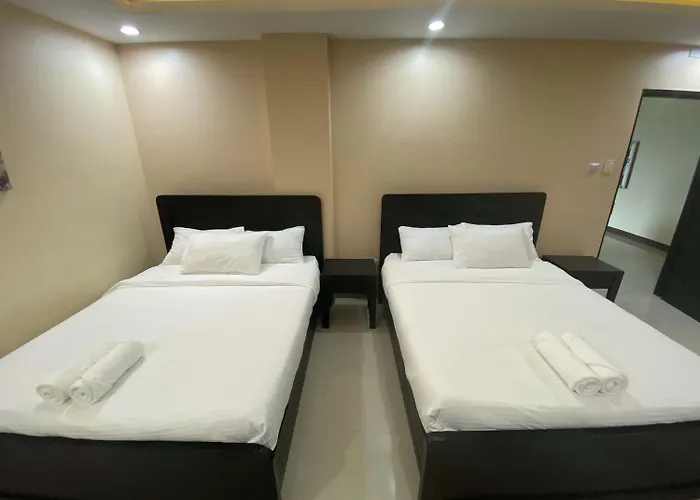 Collection O Weber Hotel 2*