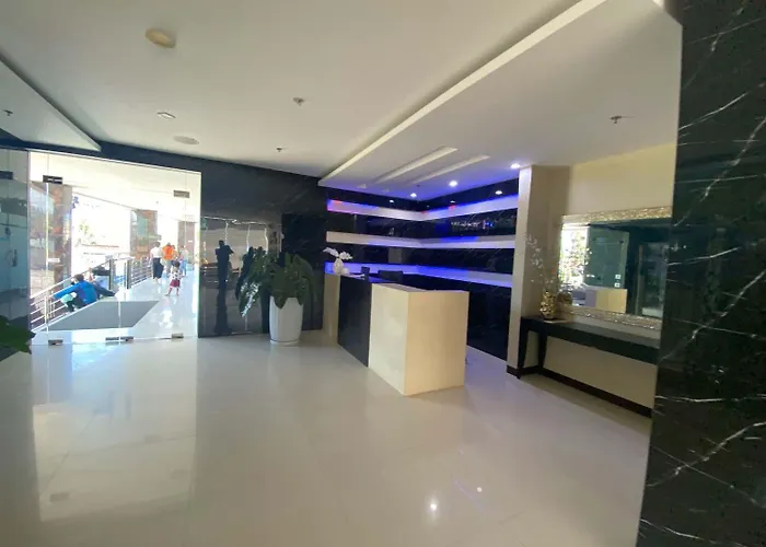 Collection O Weber Hotel 2*